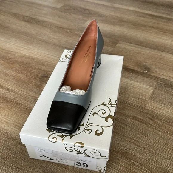 Women's Black and Gray Block Heel Shoes Size 8.5 - Picture 2 of 5